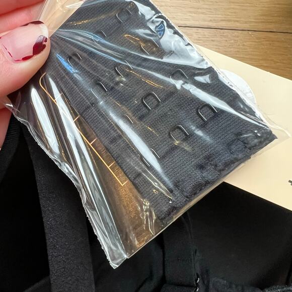 NEW TrueKind Women's L Supportive Comfort Wireless Shaping Bra Black T Shirt - Picture 4 of 10